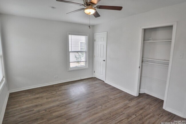 Building Photo - 2426 Cincinnati Ave