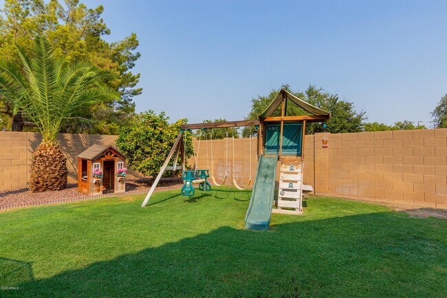 Building Photo - 12710 W Estero Ln