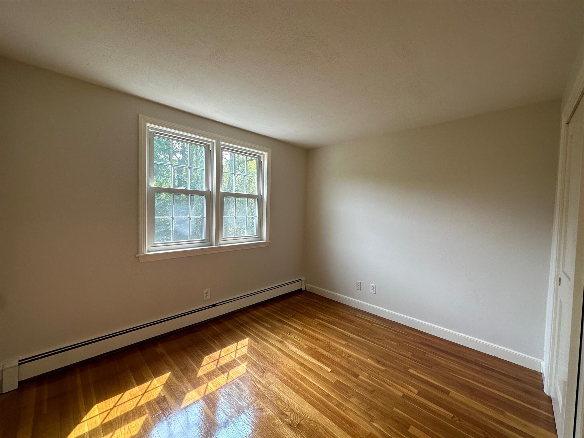 Building Photo - 184 Broadway St