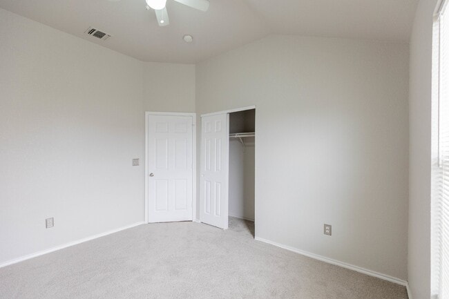 Building Photo - 9802 Vandenberg Way