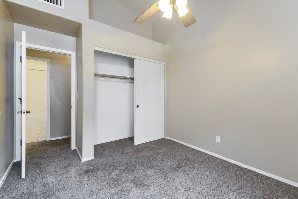 Building Photo - 9491 E Caldwell Dr