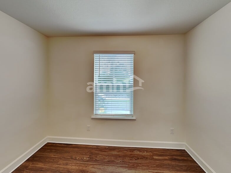 Building Photo - 8553 Highfield Ave