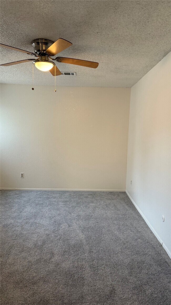 Building Photo - 12922 Wirevine Ln