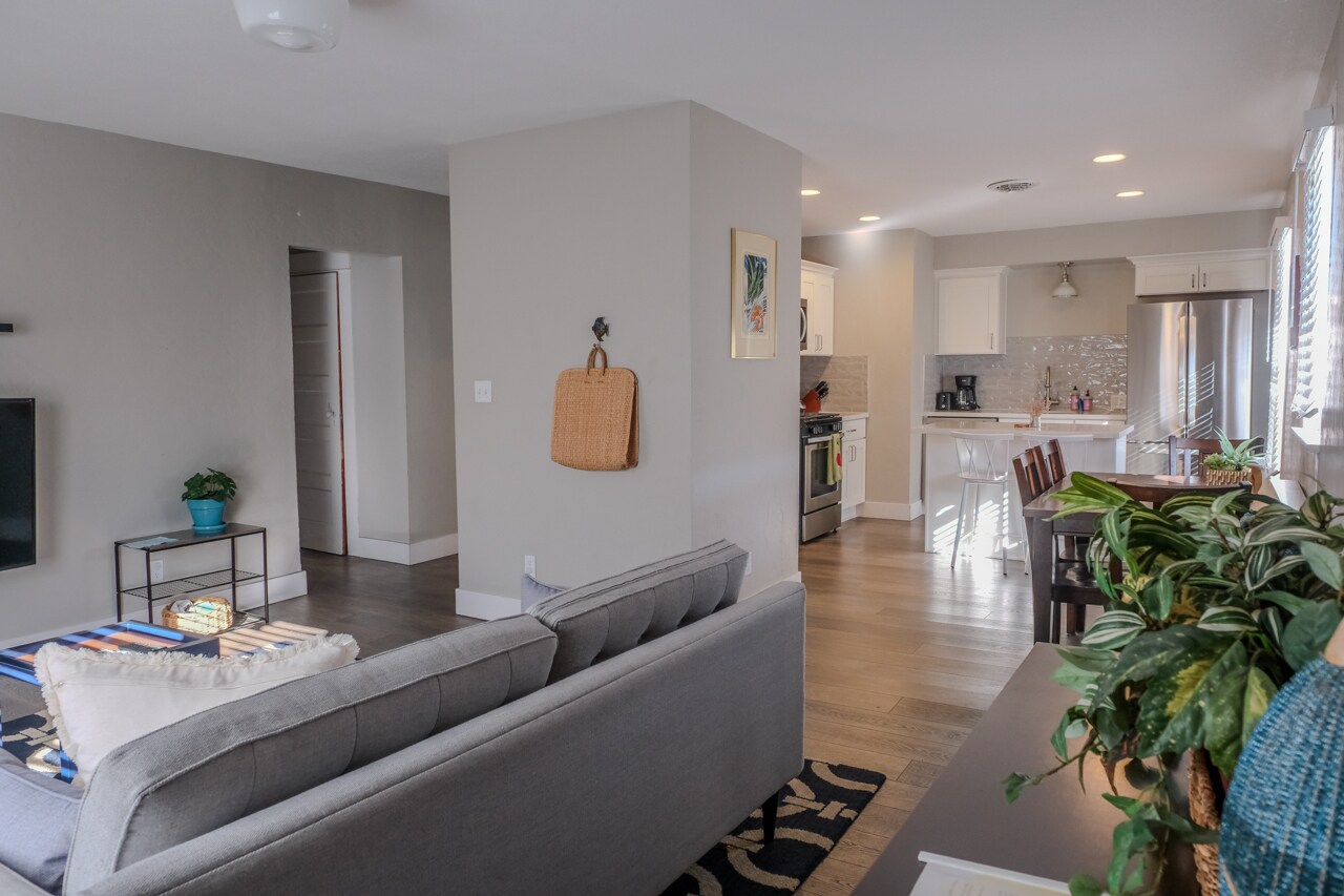 Building Photo - 5532 N Haight Ave