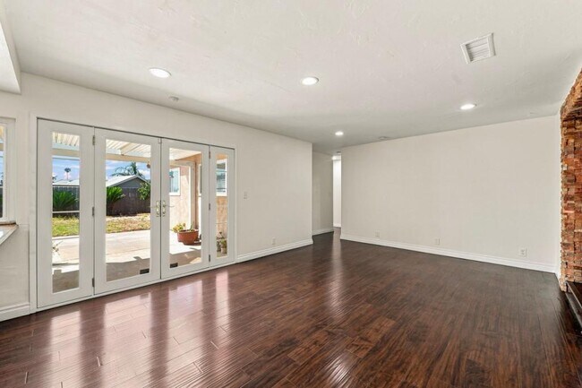 Building Photo - 1101 Calle Vista Ave