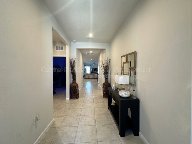 Building Photo - 5580 Vigo Lp