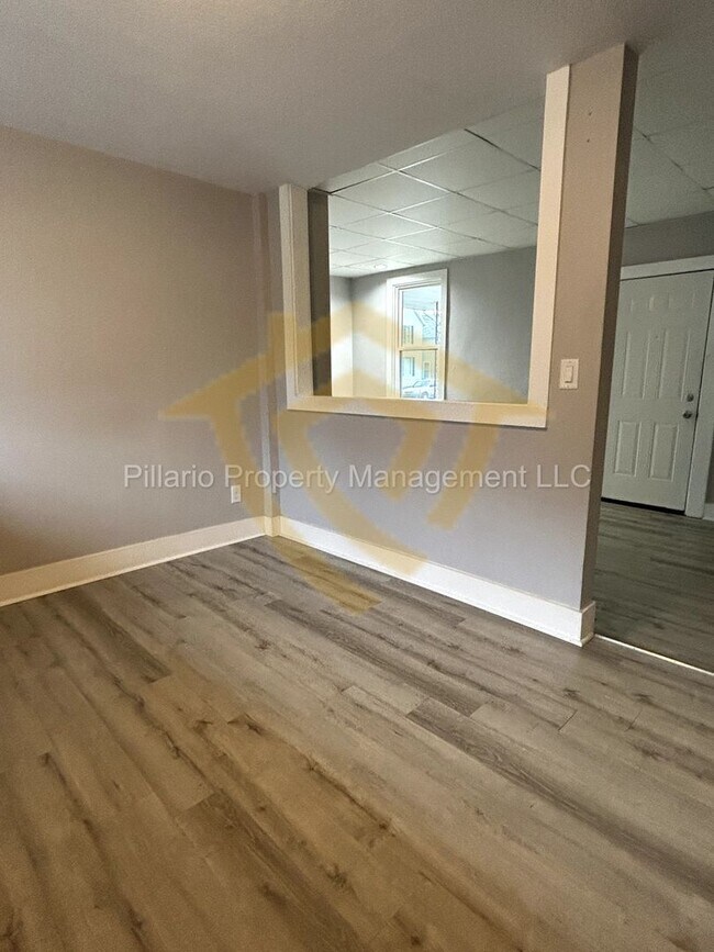 Building Photo - 631 Second Street