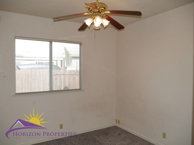 Building Photo - 9472 Clementine Way