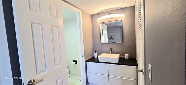 Building Photo - 1200 Hibiscus Ave