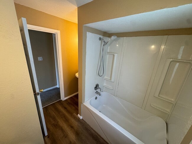 Building Photo - Charming 2-Story Home in Moline!