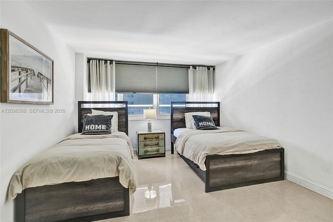 Building Photo - 2030 S Ocean Dr