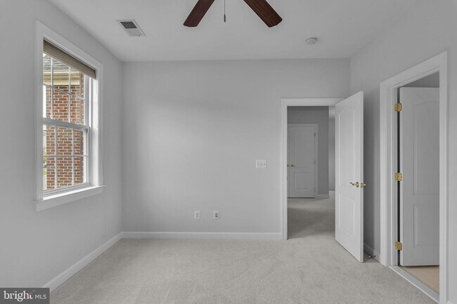 Building Photo - 22855 Oakgrove Rd