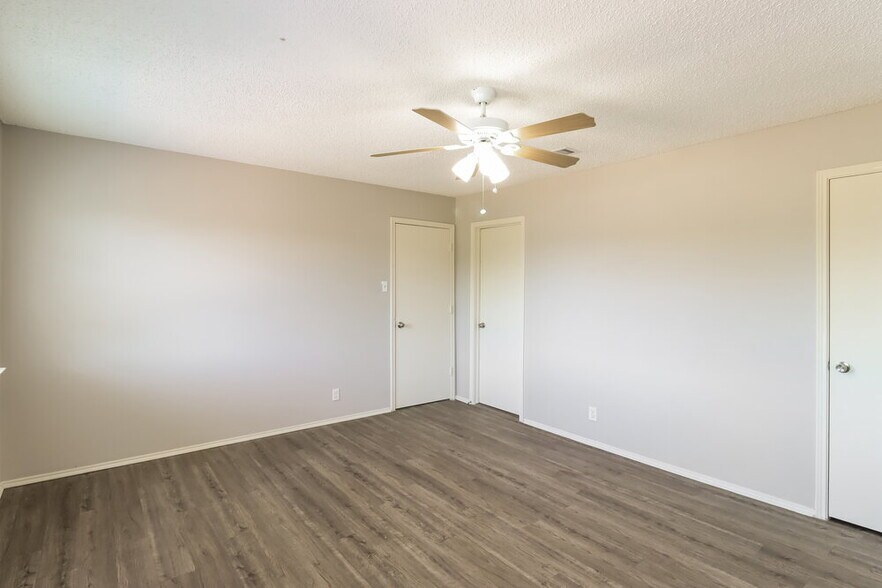 Building Photo - 4803 Glen Valley Dr