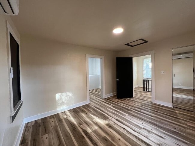 Building Photo - 1525 Landon Ave