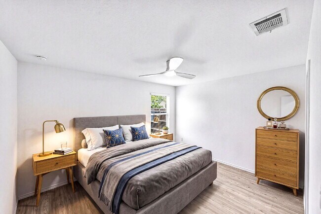 Building Photo - UP TO 1 MONTH FREE RENT!!! No Stairs, No Carpet, No Compromises.