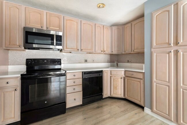 Building Photo - 222 Winthrop Shore Dr