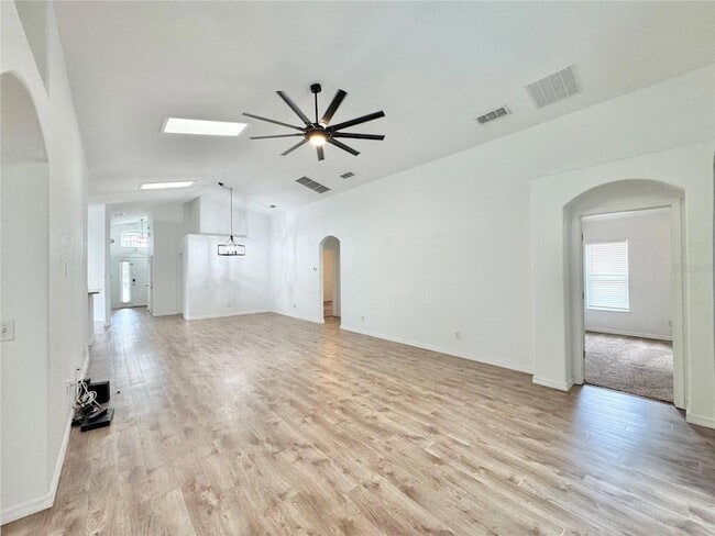 Building Photo - 502 Viola Dr