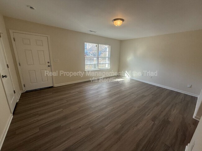 Building Photo - 2318 Deerbrook Forest Ln