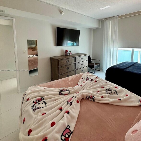 Building Photo - 150 Sunny Isles Blvd
