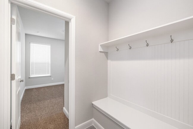 Building Photo - 155 Dogwood Ave