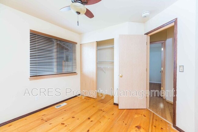 Building Photo - 620 S 192nd Pl