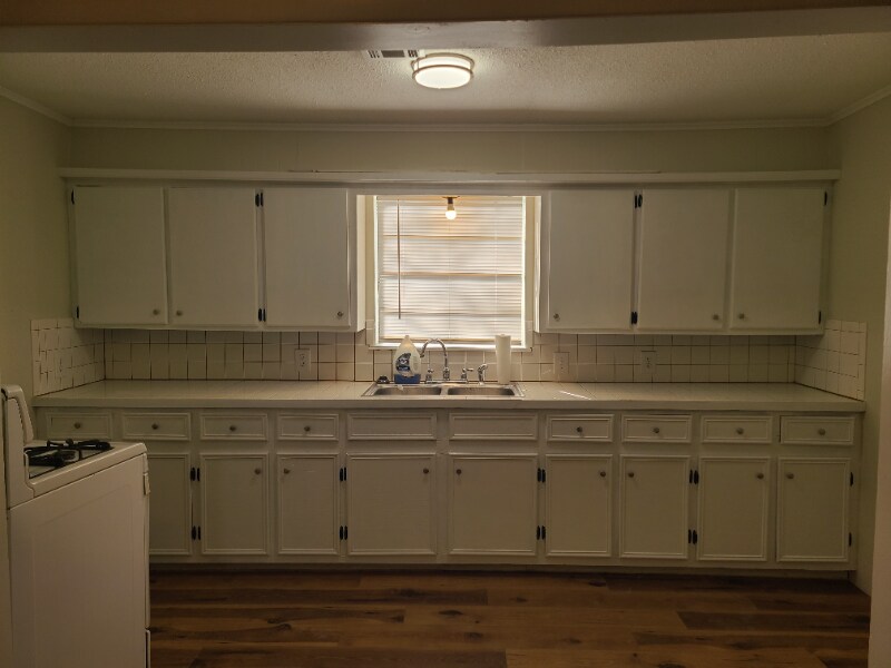 Building Photo - 419 S Javine St