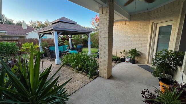 Building Photo - 2411 Kilgarney Keep St
