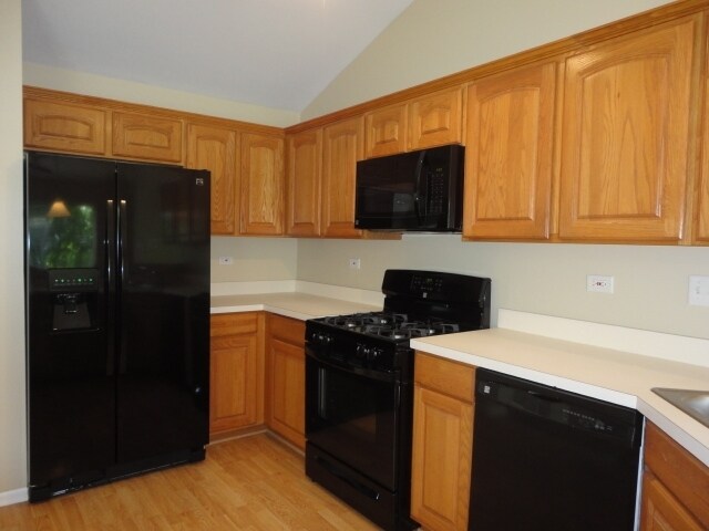 Building Photo - 2990 Waters Edge Cir