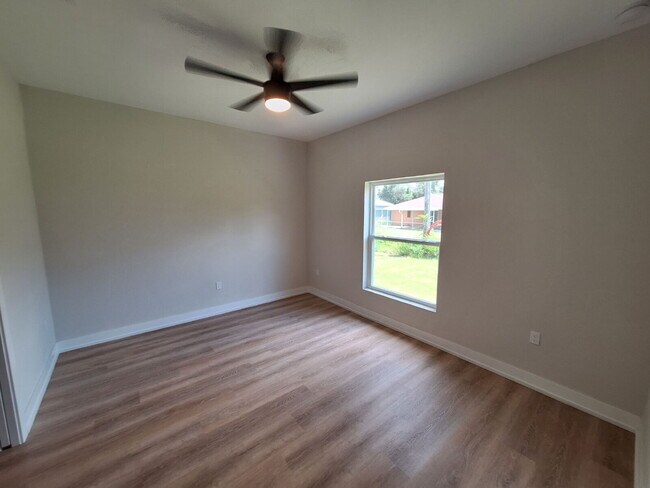 Building Photo - Available with ZERO DEPOSIT MOVE-IN!