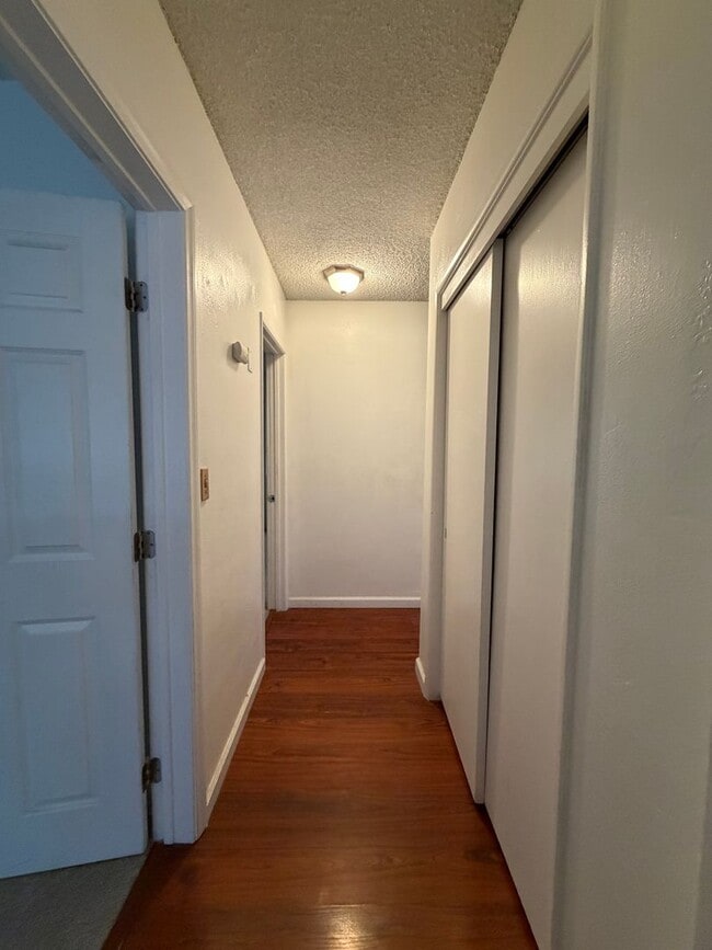Building Photo - 3 Bedroom 2 Bathroom House on Corner Lot with 2 Car Garage Locate din Irwin Estates