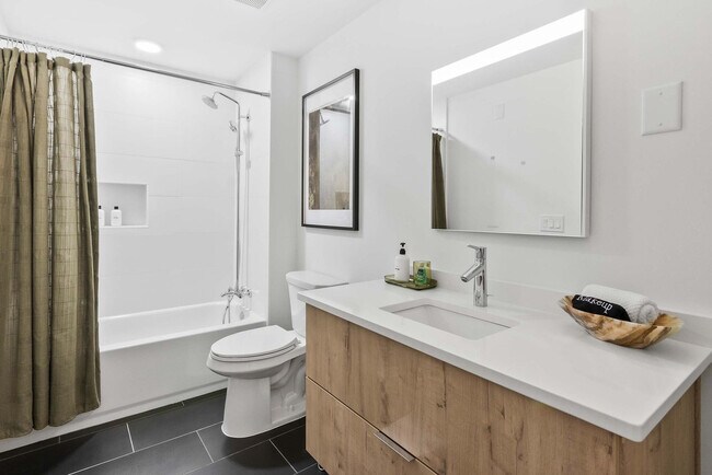 Building Photo - 346 Peters St SW