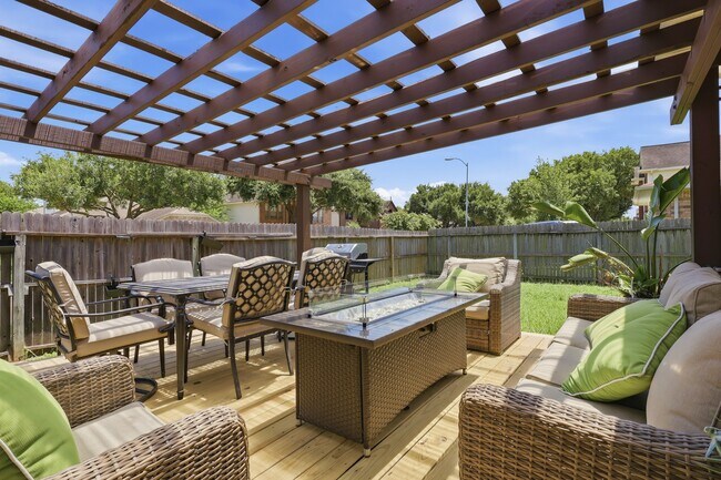 Building Photo - 17003 Analisa Cir