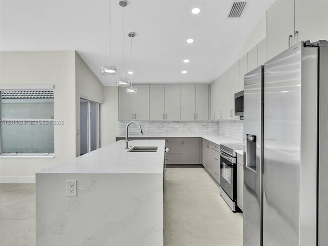 Building Photo - 3863 SW 53rd Pl