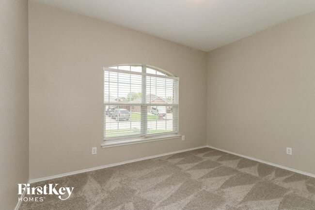 Building Photo - 117 Flyaway Ln