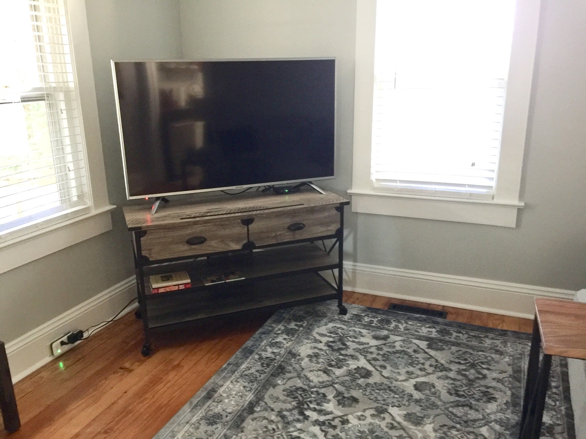 Building Photo - 1310 Hyman Ave