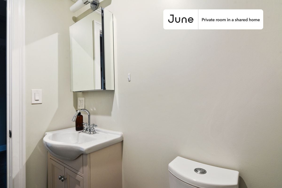 Building Photo - Room in Shared 5 bed/1.5 bath home in Brighton
