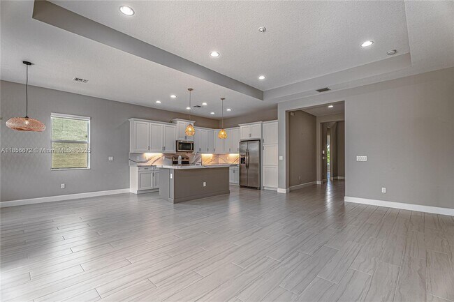 Building Photo - 15431 Goldfinch Cir