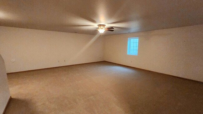 Building Photo - 1329 Pinecrest Ln