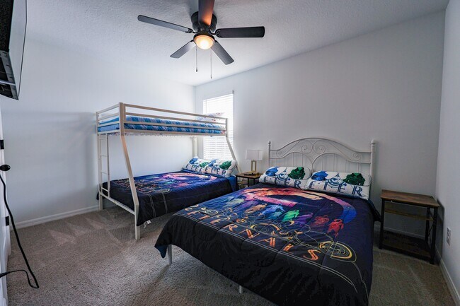 Building Photo - 2318 Lancashire St