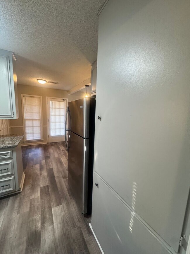 Building Photo - Perfection!!