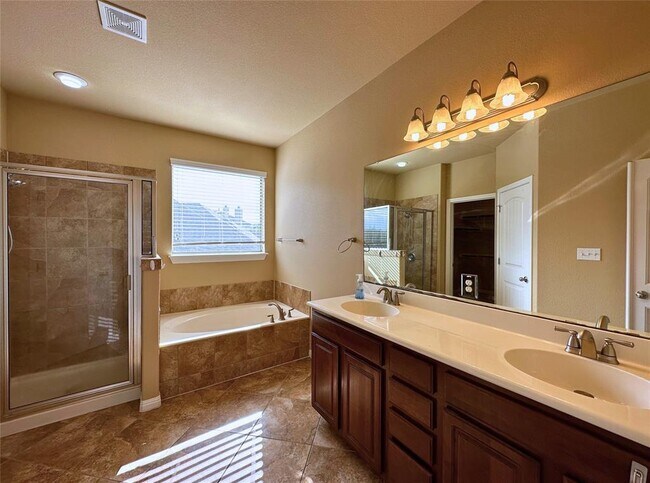 Building Photo - 321 Braylen Cove