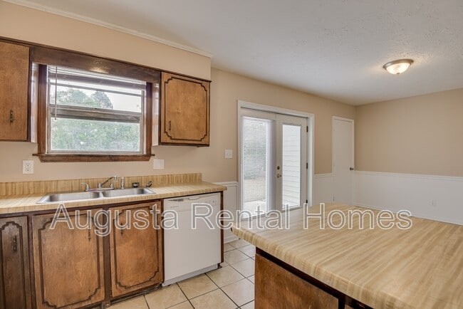 Building Photo - 3859 Fairington Dr