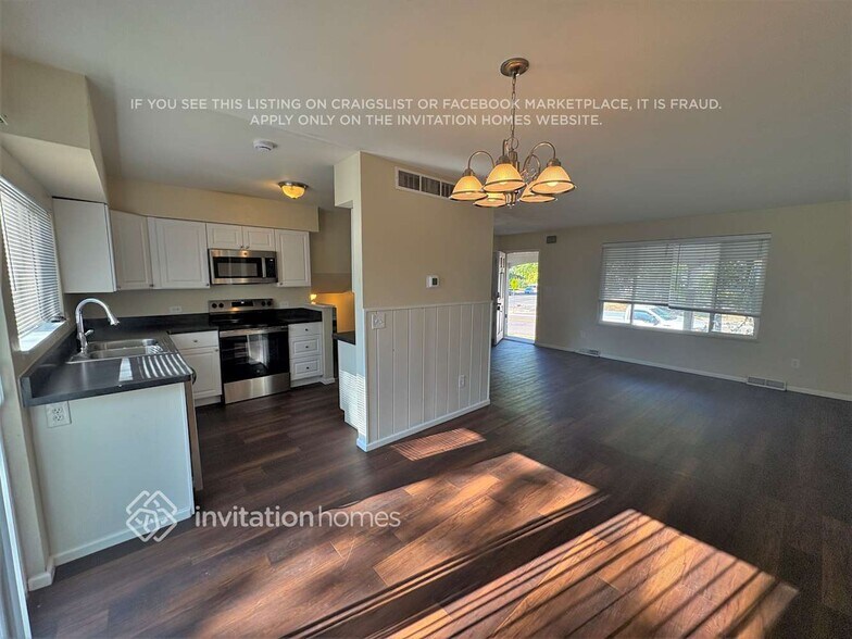 Building Photo - 8770 Lamar Dr