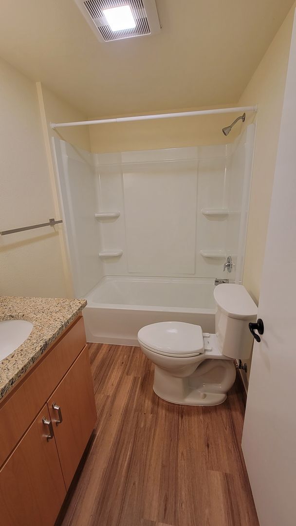 Building Photo - Beautiful 3 bed 2 bath in Springfield with...