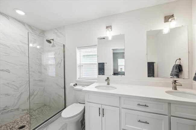 Building Photo - 14146 Miramar Dr