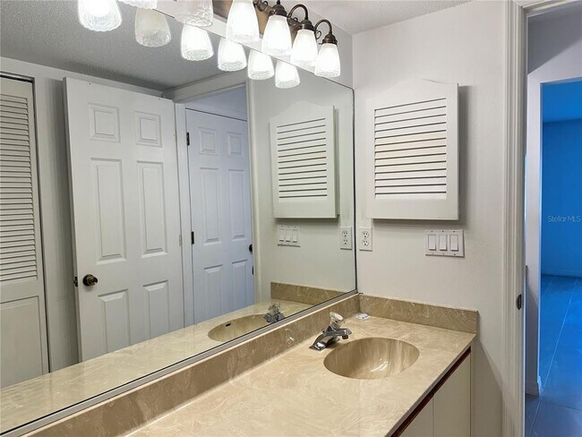 Building Photo - 6191 Timberlake Dr
