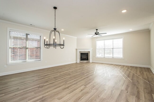Building Photo - Newer Construction Home, WLR