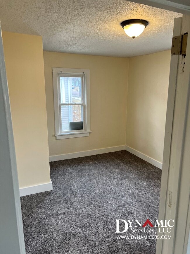 Building Photo - 3 Bedroom, 1 Bathroom House By Augustana &...