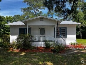 Building Photo - 2 Bedroom 1 Bath House
