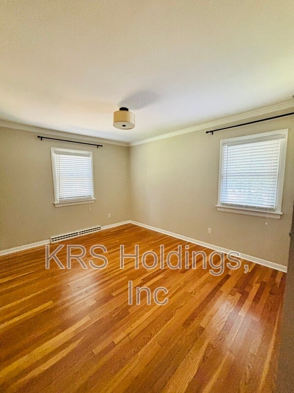 Building Photo - 2318 Penrose Dr